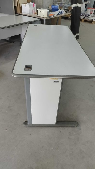 Бюро 75/140см и 175/70см височина 76см цбят сив, офис маса 3бр
