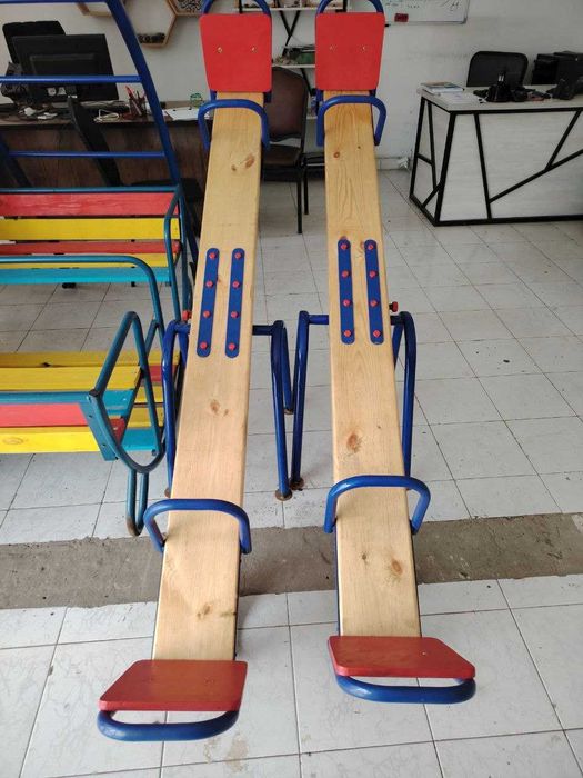 Новые детские качели-балансир (качалка) — дерево и металл