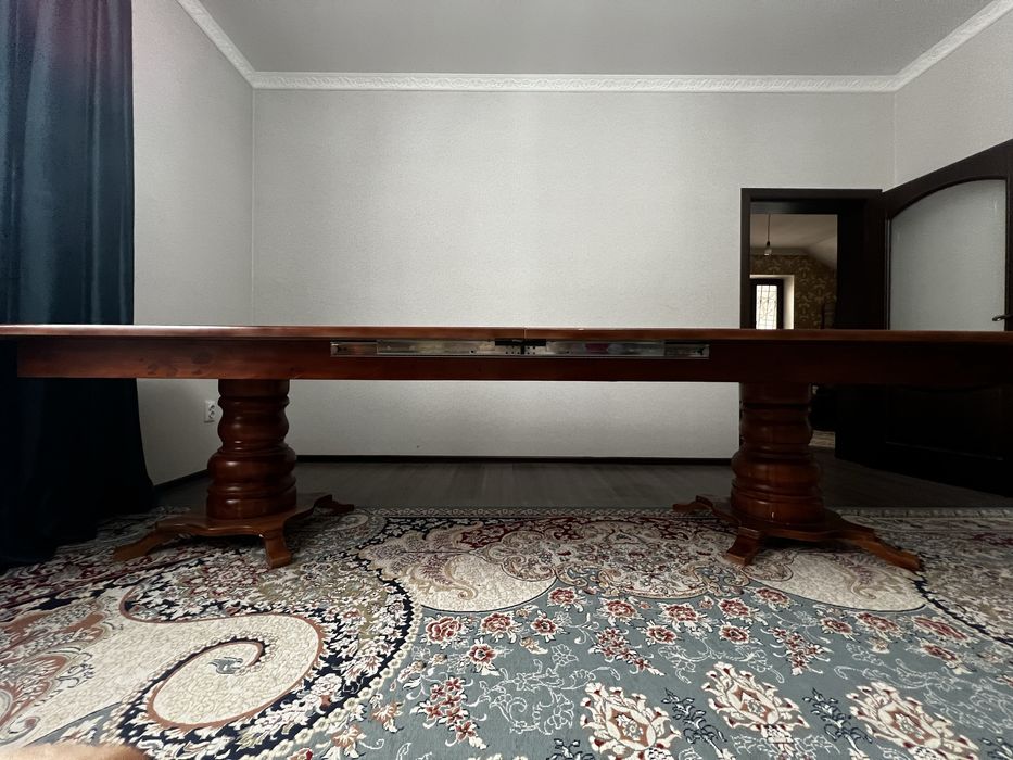 Стол 4,5 метра для гостиной