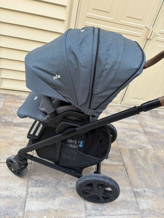 Cărucior 3 în 1 Joie Aeria Tour Chrome DLX + Leagan electric rotativ 360⁰ cu melodii, sunete și inclinare reglabila Carrello