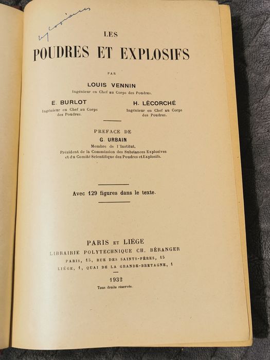 Pulbere și Explozive în limba franceză