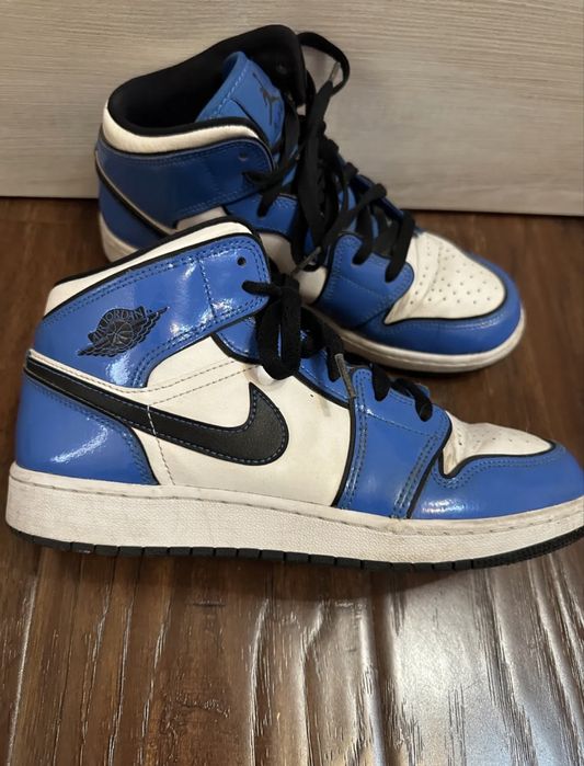 Женские кроссовки AIR JORDAN 1 MID, размер 40