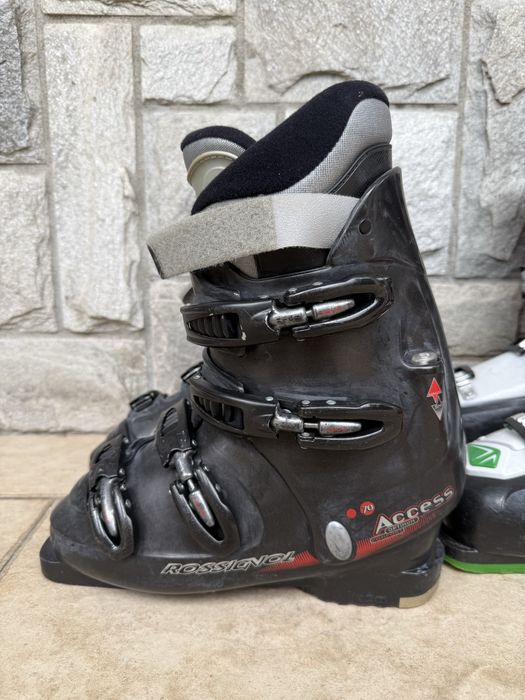 Ски, обувки за ски, каски и щеки