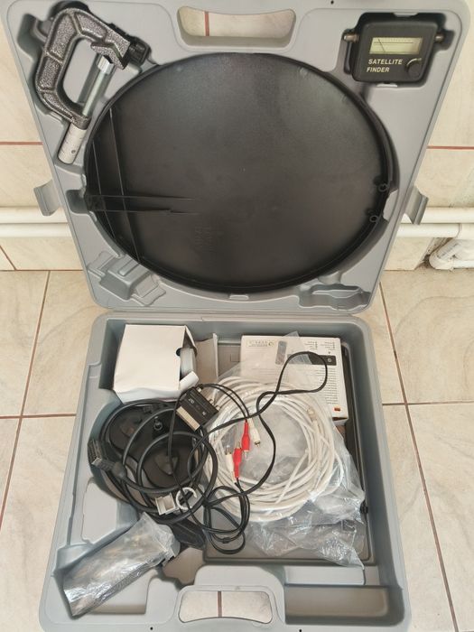 Vând kit antenă satelit portabilă