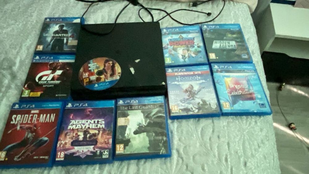 PS4 (500gb) и 10 игри