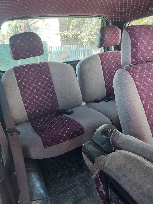 Машина Хондай старекс