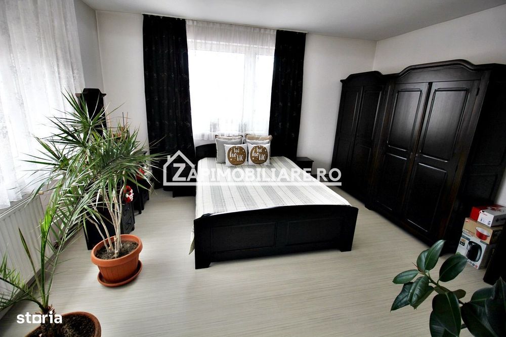 Casa 4 camere+spatiu comercial 420mp.6 bai,720mp teren