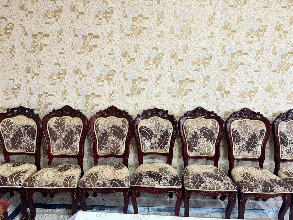 Стулья для гостиной хорошего качества