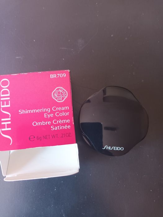 Нова спирала Dermacol с подарък  балсам за устни и сенки Shiseido