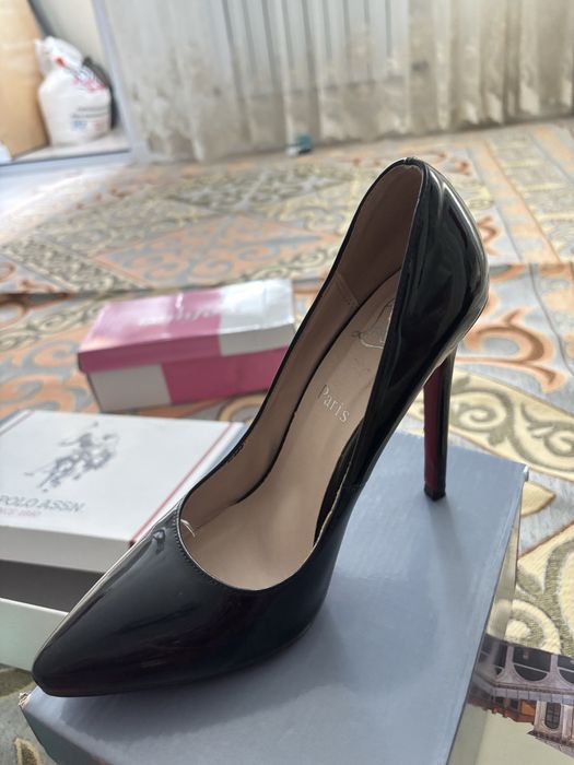 Туфли 38 размер қара түсті