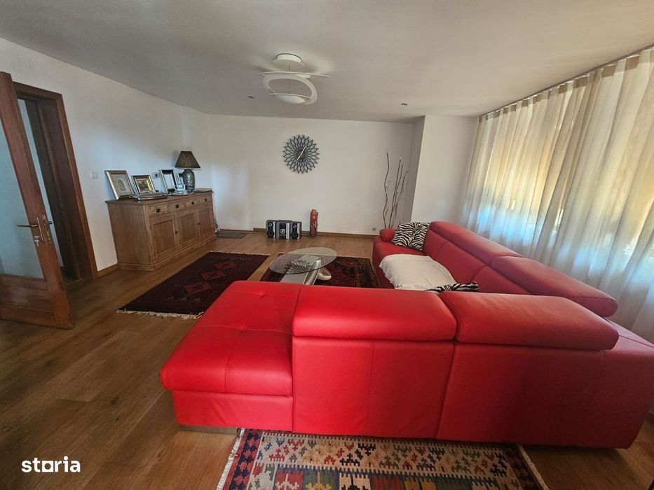 Casă de închiriat în apropiere de Curtea de Argeș.