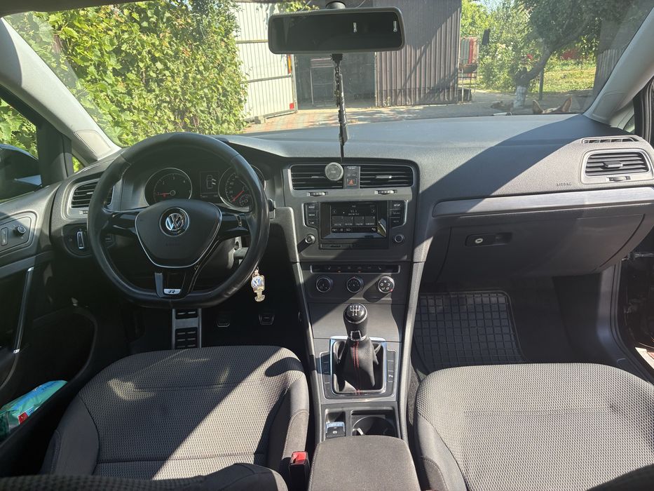 Volkswagen Golf VII