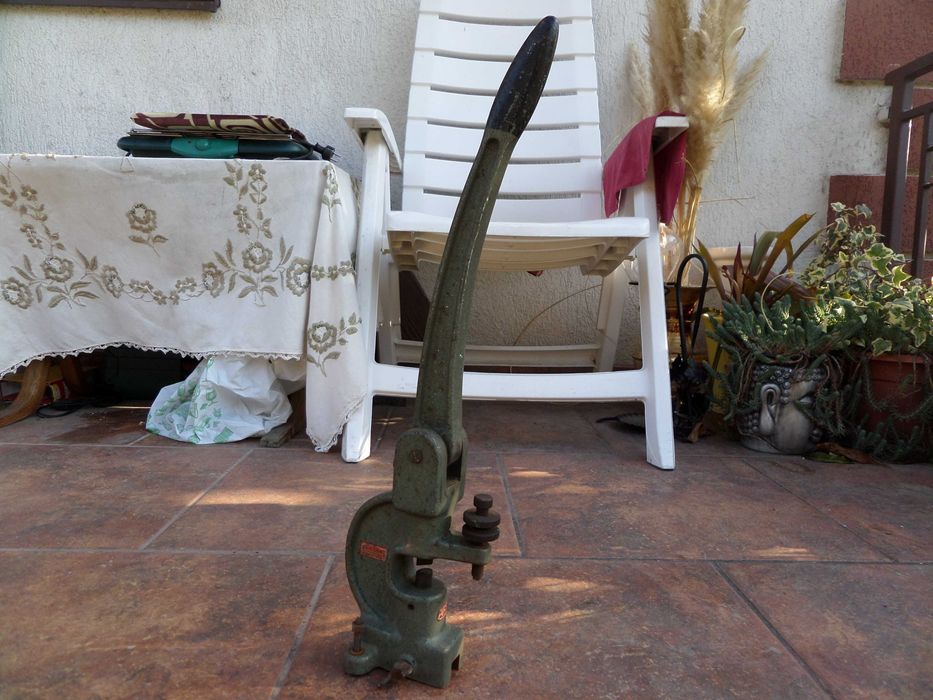 Presa decupat garnituri,capsat,preducea,interscimbabile ,pielarie