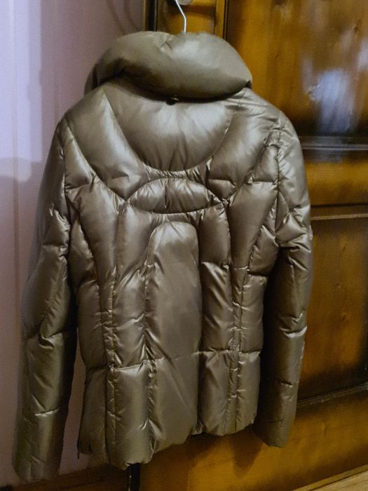 Късо дамско яке в зелен цвят