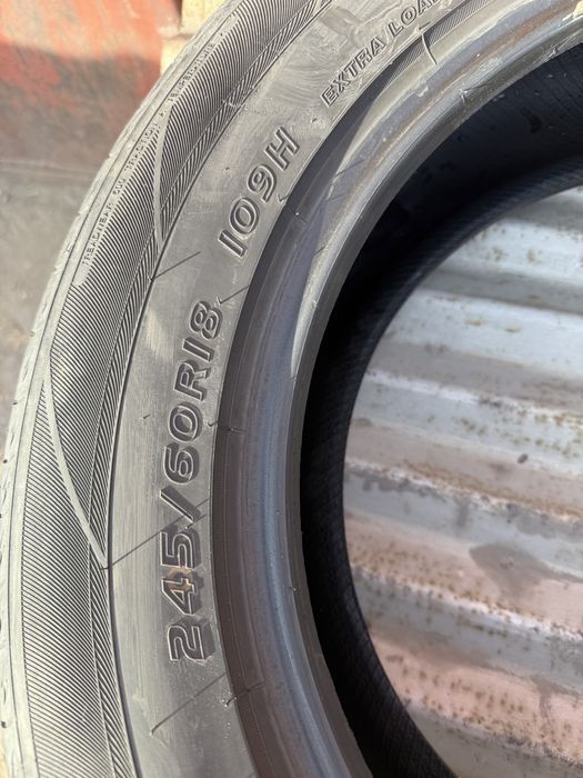 245/60/18 продам комплект резины.