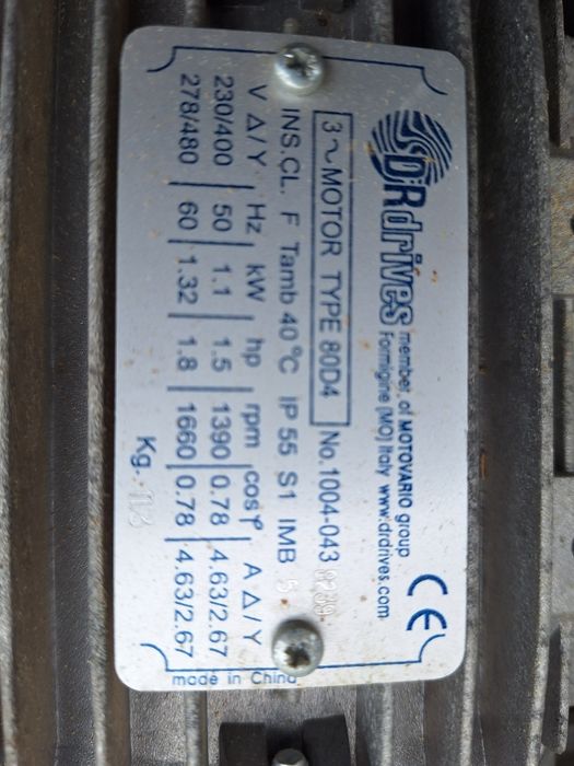 Vând motoare cu reductor