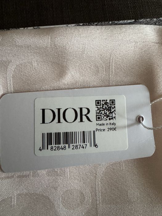 Dior-Оригинален чисто нов  дамски шал/кашмир
