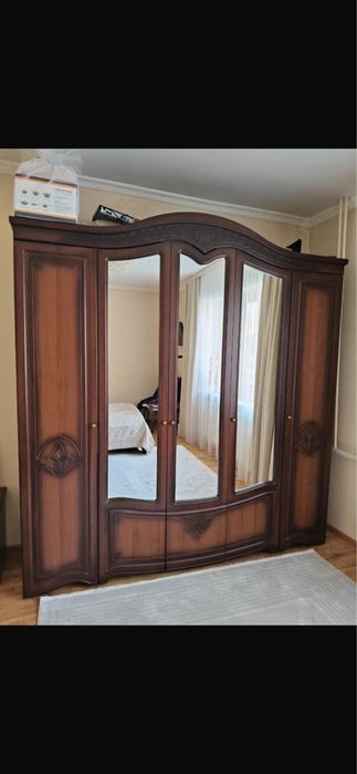 Продается спальный гарнитур