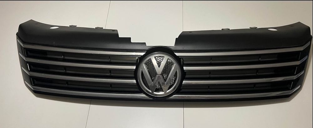 VW PASSAT B7 предна решетка