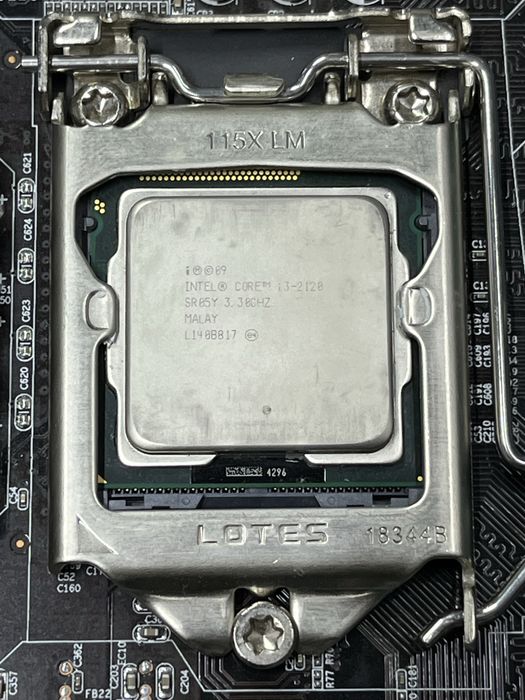 Коплект материнская плата+процессор+ОЗУ