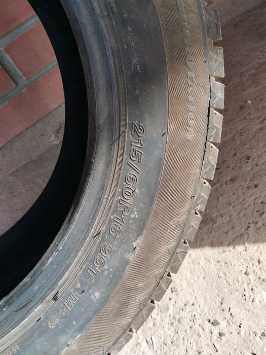 Продам зимние шины 215/60/16