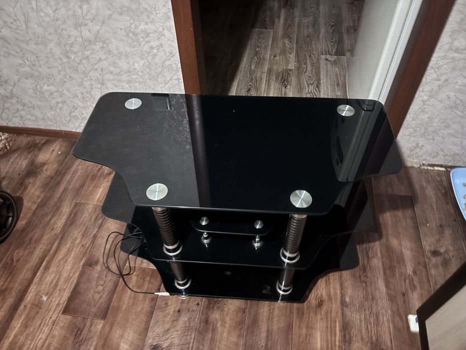 Продам журнальный столик