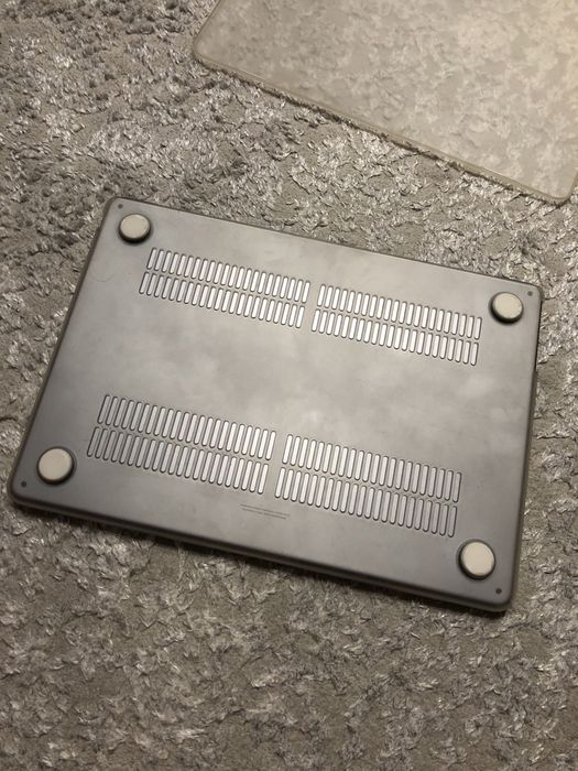 Продам MacBook Air 13" M3, 256GB SSD