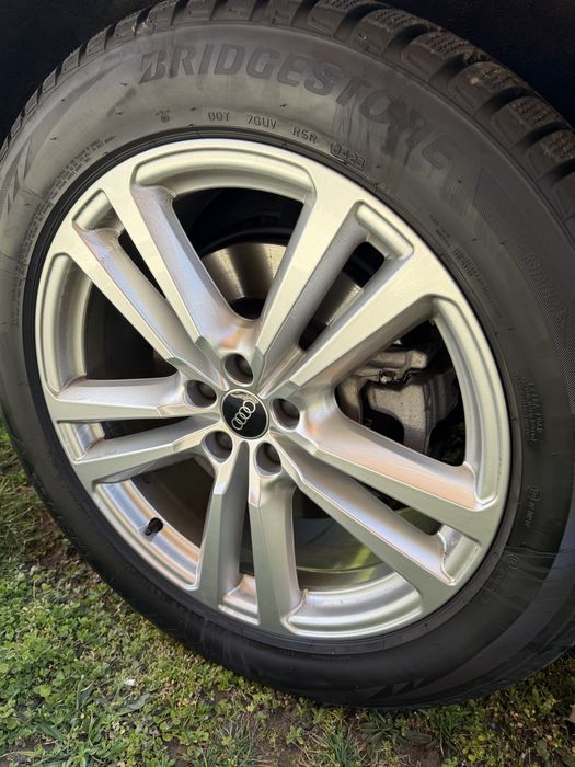 Оригинални джанти Audi в комплект с гуми Bridgestone