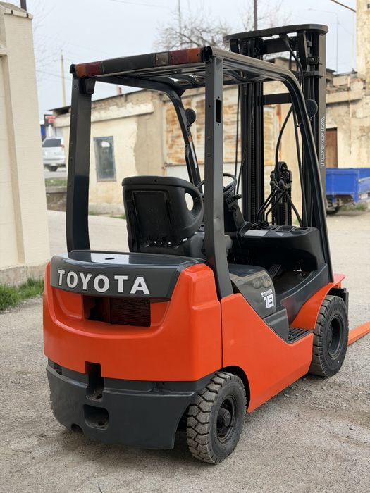 Вилочный погрузчик кара автокара