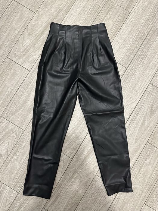 Кожен панталон Zara