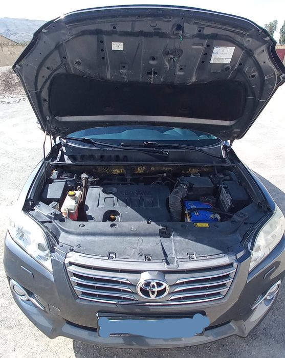 Тоайота рав 4 . 2012