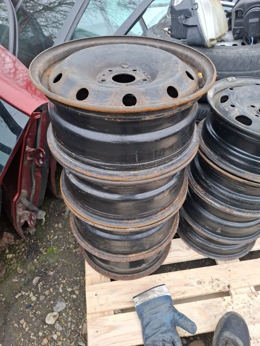 Vand 4 jante R 16  renault bune fara defecte