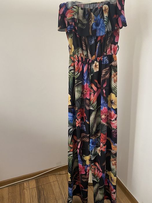 Гащеризон Флорален с голи рамене