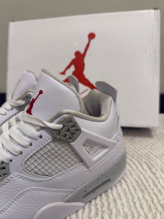 Air Jordan 4 Retro White Oreo