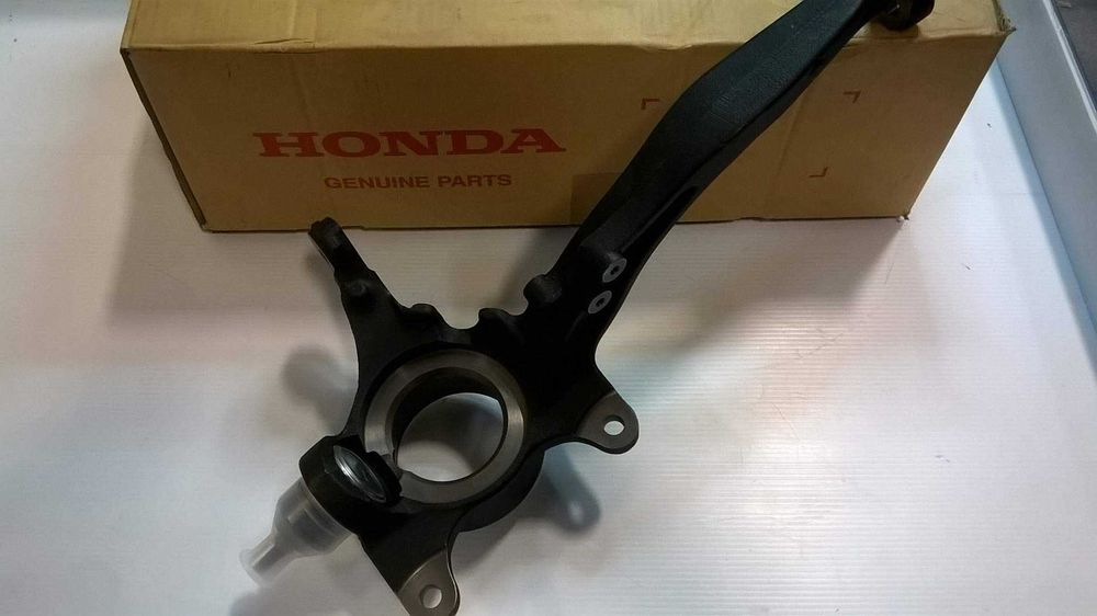 цапфа на Honda CR-V RD1 левая