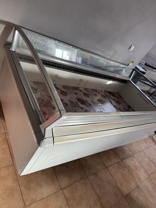 Ladă de lactate cu perdea de aer