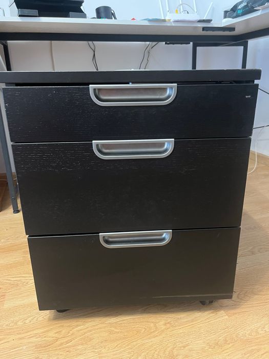 Casetiera/ rollbox/ comoda cu cifru si roti