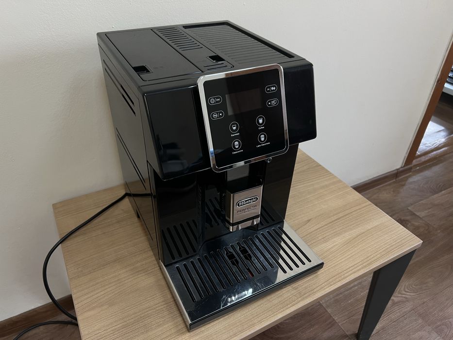Кофемашина de longhi perfecta eva