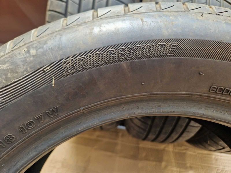 4 Bridgestone R18 235/60
летни гуми 
DOT5121