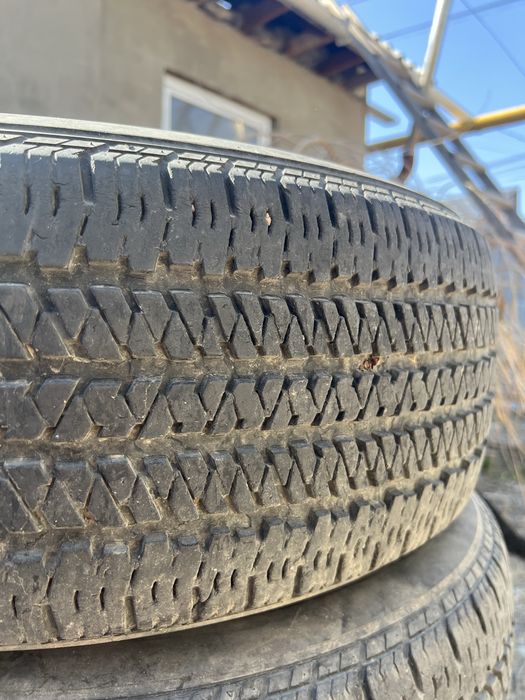 Продам резину Bridgestone 245/65/17