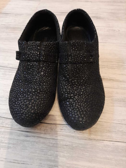 ЕСТЕСТВЕНА КОЖА - пола - продавам и ПОДАРЯВАМ обувки