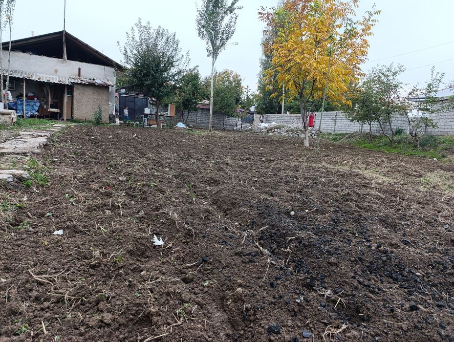 Ҳовли ер хисобида сотилади. Срочно