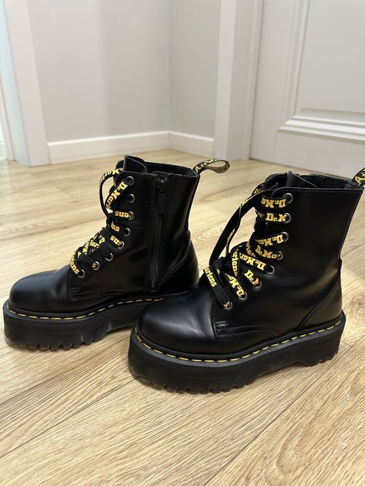 Продаю новые ботинки Jadon Dr. Martens