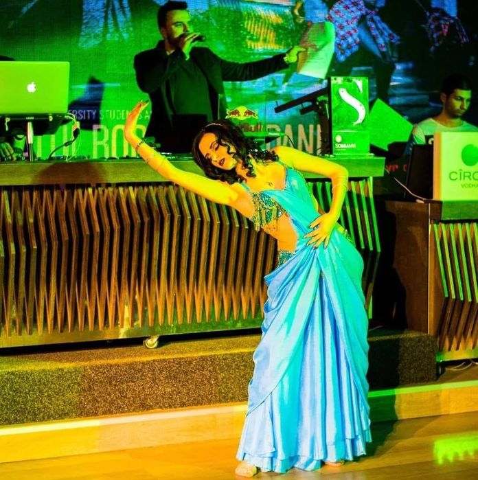 Dansatoare belly dance