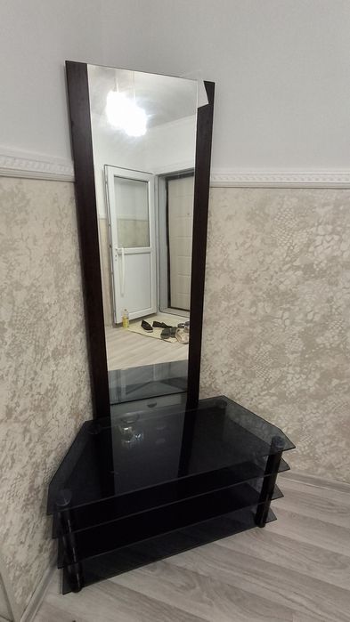 Подставка и зеркало 1.80 см