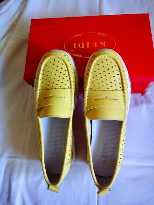 Макасины жёлтого цвета