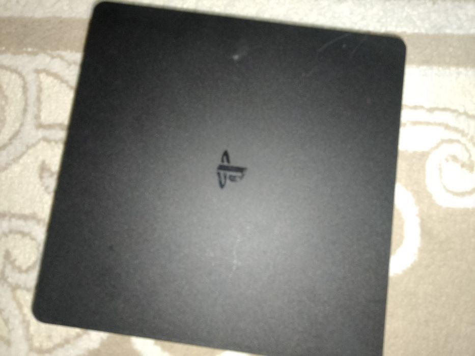 Playstation 4 slim