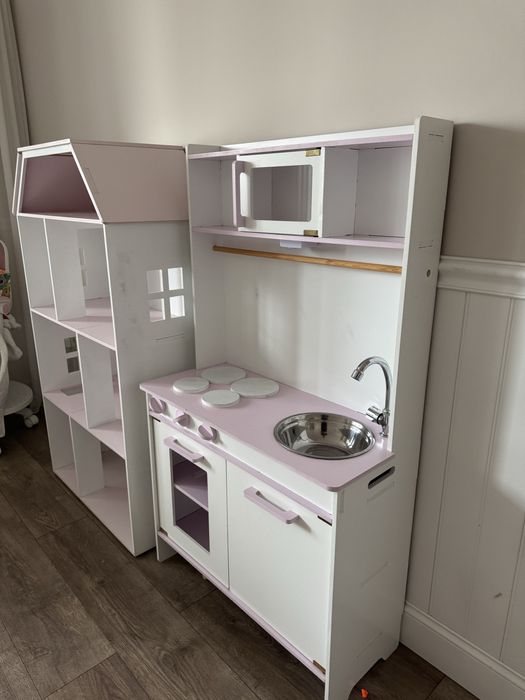 Детская кухня и домик