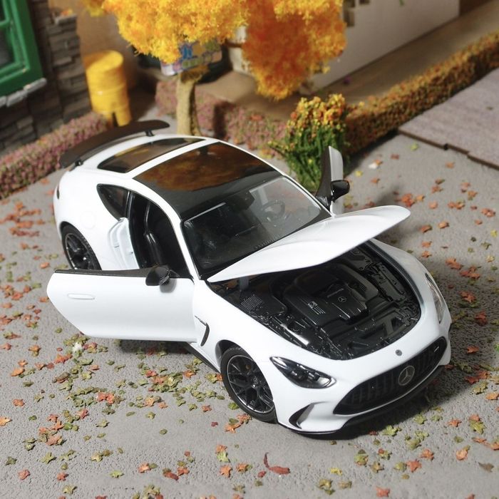 Mercedes - AMG GT 63 1.24! Металлическая модель со светом и звуком