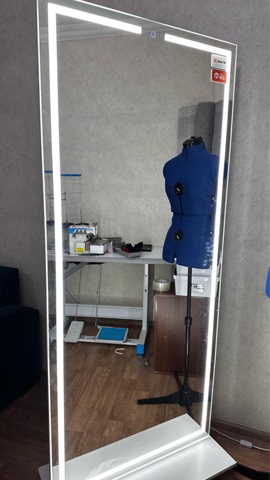 Продаю зеркало с подсеткой б/у